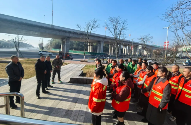 王輝德、余良光分別走訪(fǎng)慰問(wèn)一線(xiàn)干部職工并檢查安全生產(chǎn)工作